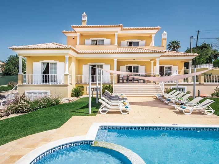 Location de vacances pour 12 personnes dans Boliqueime