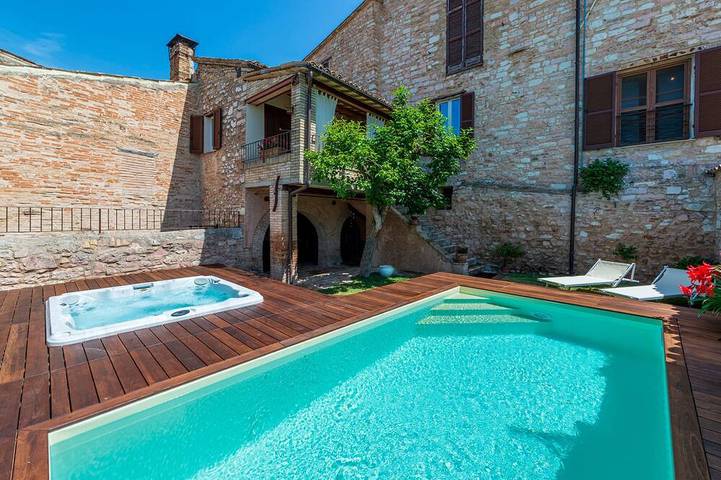 Villa für 8 Personen, mit Garten und Sauna sowie Whirlpool - 1