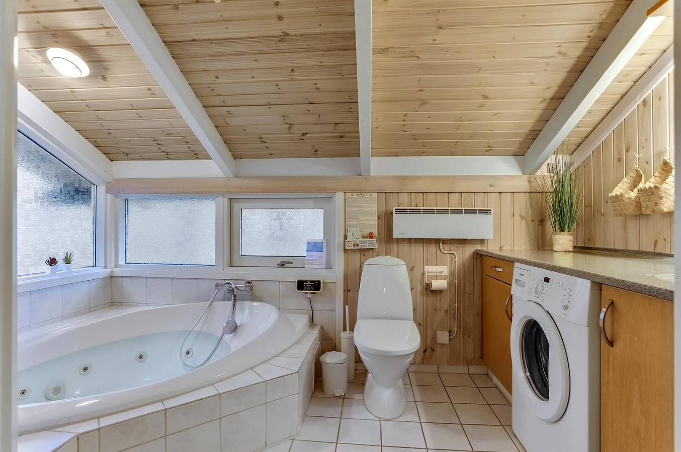 Stunning home in Hals w/ Wifi, Sauna and 3 Bedrooms in Hals, Limfjord in Nordjütland