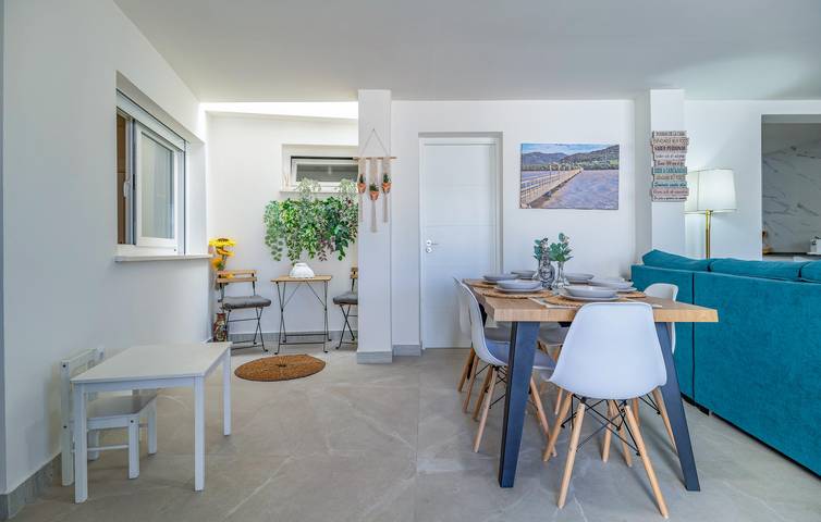 Benalup Oase: Modernes Apartment mit Pool, Grill und AC in Benalup-Casas Viejas, Costa de la Luz