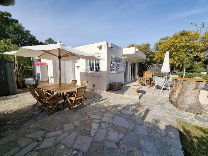 Location de vacances pour 6 personnes, avec jardin et vue à Albertacce