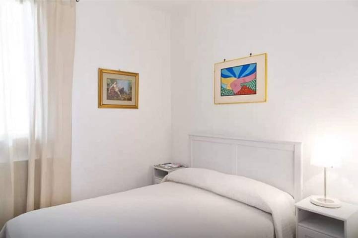 Appartement entier, Appartement récemment rénové à 2 minutes de la superbe plage de Monello in Mondello, Palerme