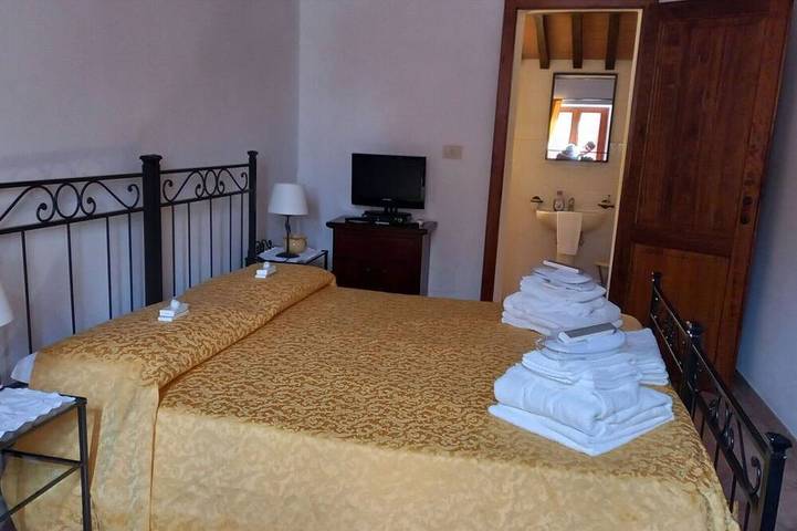Alleinstehendes Ferienhaus mit Klimaanlage,  W-Lan, privatem Pool, Tv, Innenhof, Panoramablick in Cortona, Arezzo Provinz