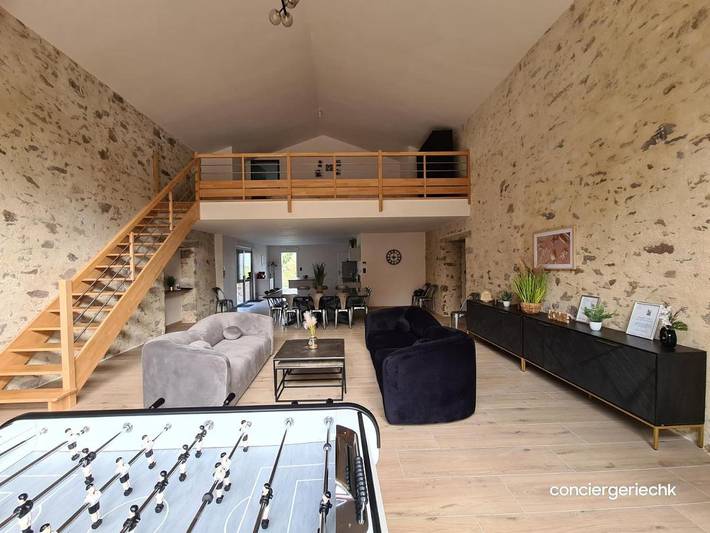 Location de vacances pour 14 personnes, avec jardin et vue, adapté aux familles à Les Châtelliers-Châteaumur - 4