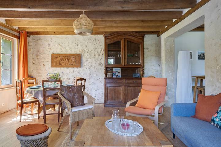 Cottage « Ishi To Ki » avec piscine partagée, terrasse privée et Wi-Fi in Chédigny, Vallée de la Loire