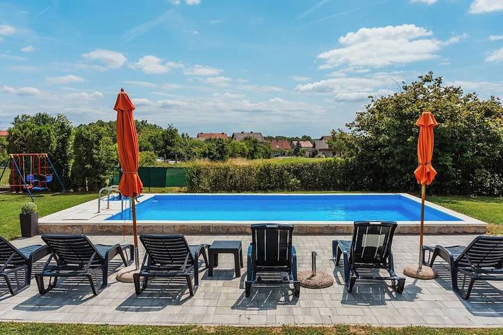 Ferienhaus für 8 Personen, mit Garten