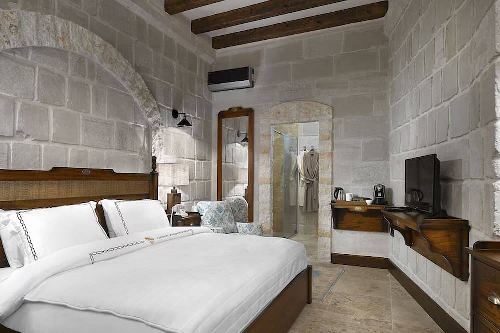 Historic Cave Room Retreat with Pool, Sauna & Elegant International Cuisines! in Mustafapasa, Parco Nazionale di Göreme
