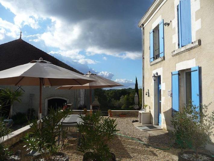 Gîte pour 2 personnes, avec piscine ainsi que sauna et jardin, animaux acceptés en Charente - 4