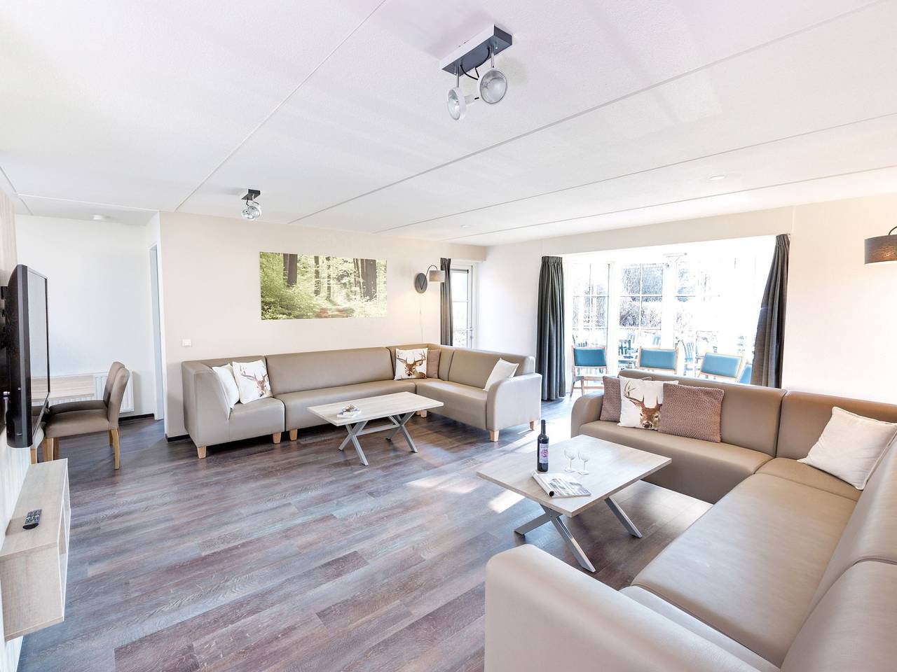 Villa voor 22 personen met zwembad in Oosterhout, Noord-Brabant