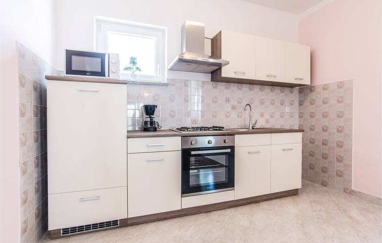 Ganze Ferienwohnung, Reizendes Apartment mit Meerblick, Terrasse, WLAN und Parkplatz in der Nähe von Posedarje in Novigradsko More, Zadar