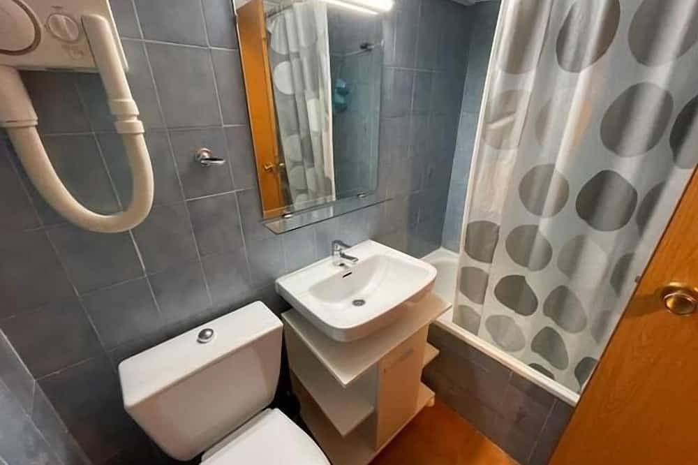 Entire apartment, Apartaments Moblats Pas - studio  2/3 pers in Pas de la Casa, Grandvalira