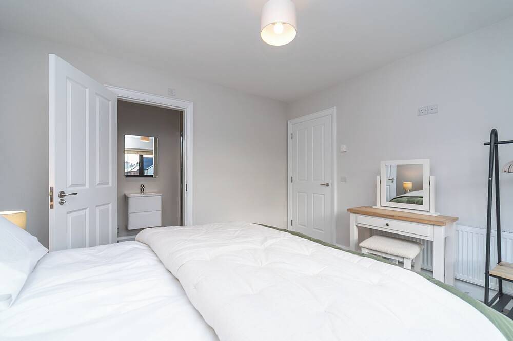 Mourne Mountain Cottage with Hot Tub & Views Near Tollymore Forest Trails in Newry, Grafschaft Armagh