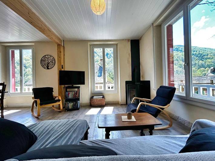 Location de vacances pour 12 personnes, avec Terrasse ainsi que Jardin et Vue à Bonac-Irazein - 3