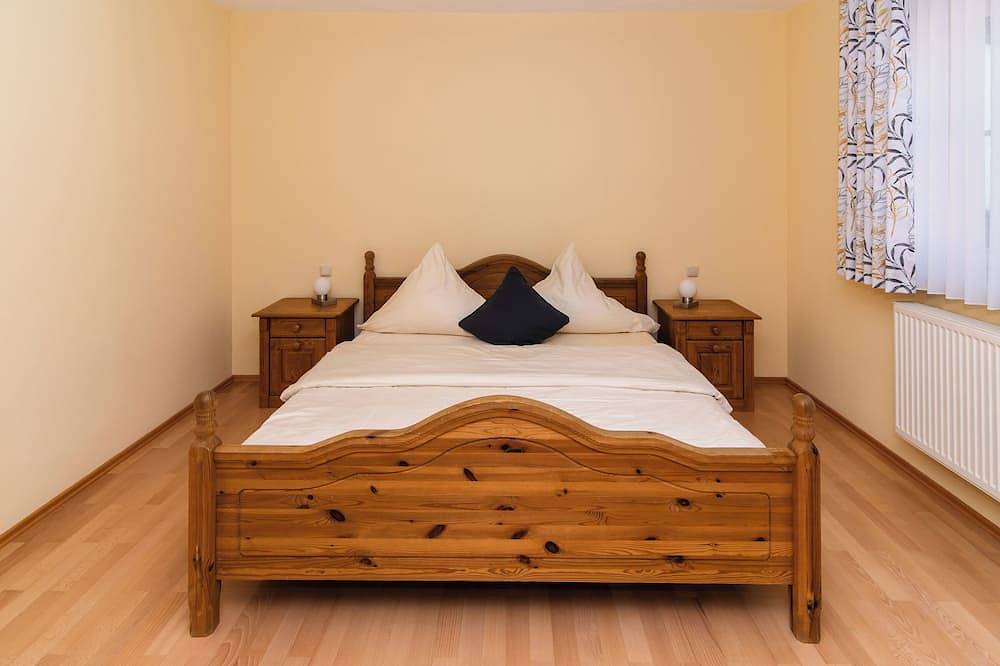 Ganze Wohnung, Große Ferienwohnung (130qm) im 1. Stock mit Ausblick über den Brombachsee in Spalt, Fränkisches Seenland