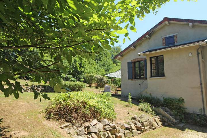 Gîte pour 10 personnes, avec Terrasse et Jardin
