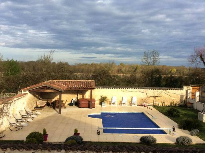 Location de vacances pour 2 personnes, avec piscine ainsi que jardin et vue à Bréville - 2