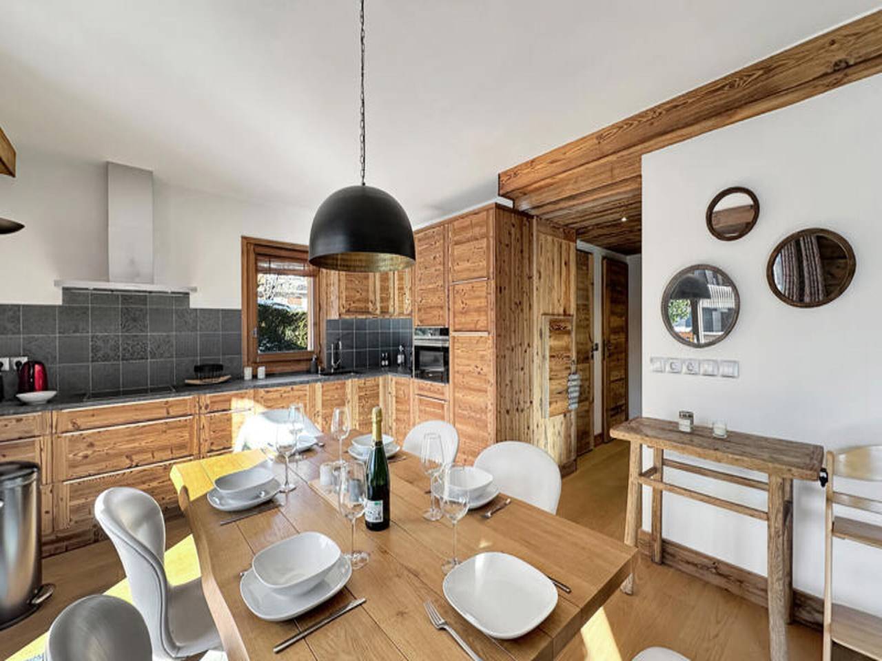 Ganze Wohnung, Ferienwohnung in Les Carroz mit Pool und Spa in Les Carroz, Arâches-la-Frasse