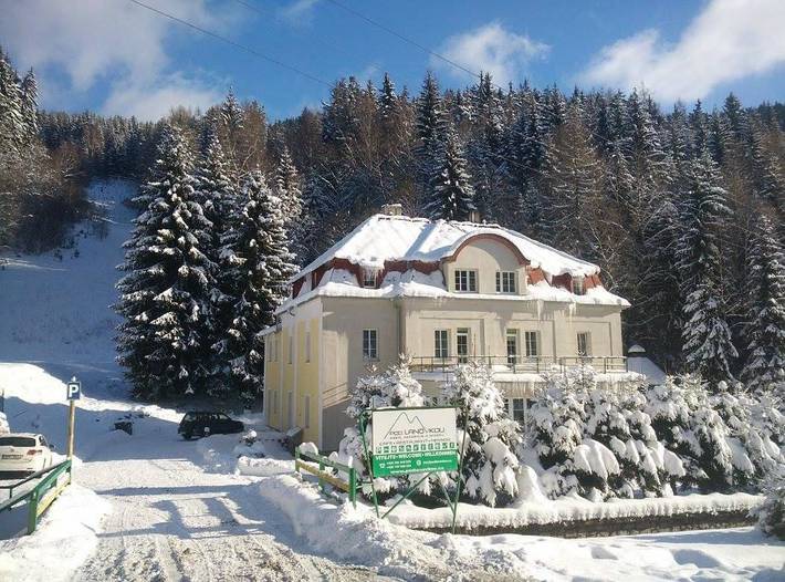 Ferienhaus für 38 Personen, mit Balkon und Terrasse sowie Garten und Ausblick