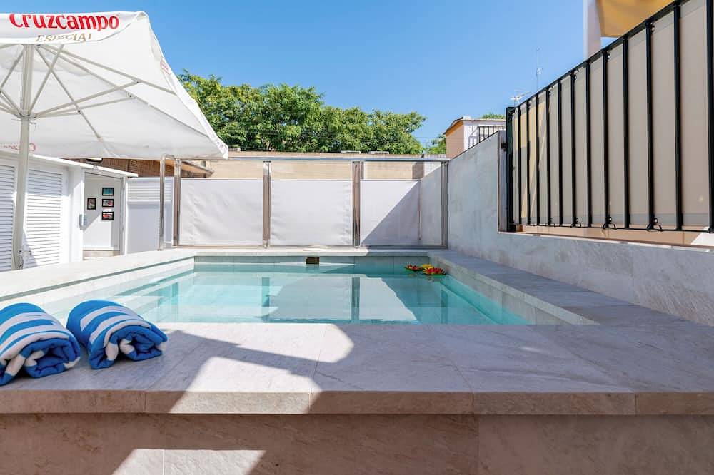 Apartamento entero, Corazón de Triana. Terraza y piscina privada in Central Seville, Sevilla