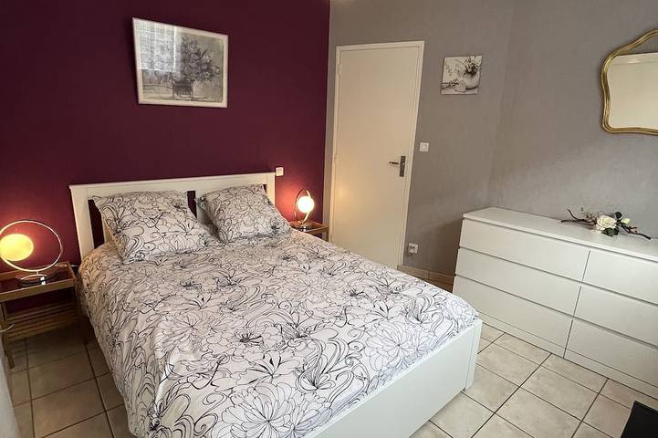 Appartement de vacances pour 4 personnes, avec jardin ainsi que terrasse et jacuzzi