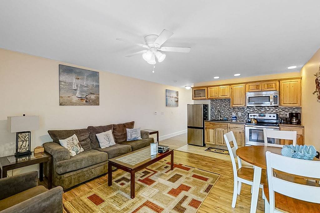 Ganze Wohnung, New Condo w/Water-View Deck in Edgecomb's Sheepscot Harbour Resort in Edgecomb, Lincoln County (Maine)