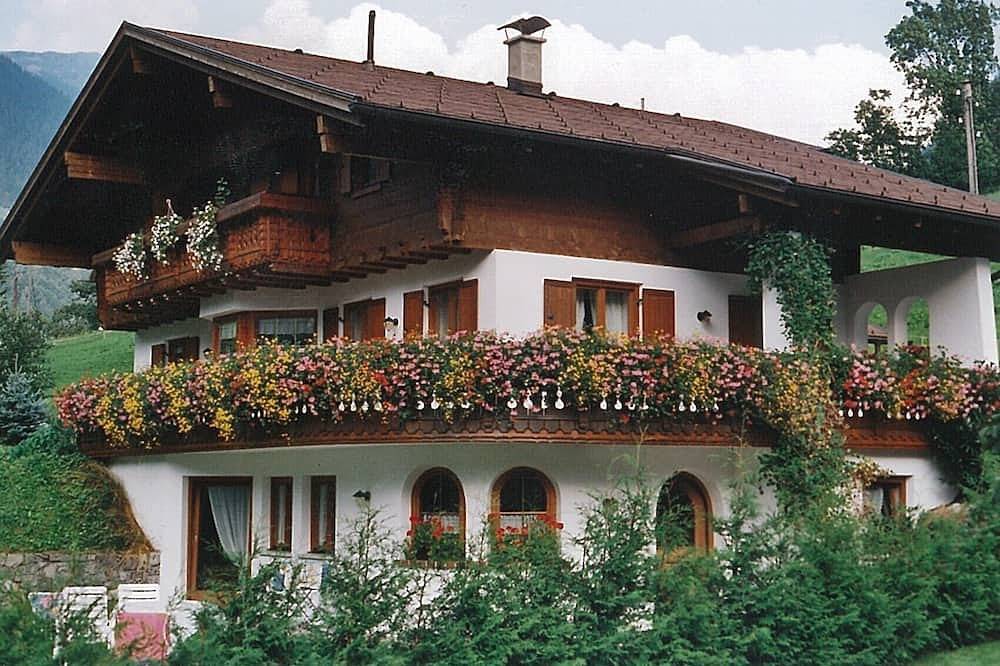 Ganze Wohnung, Komfortable Ferienwohnung mit herrlicher Aussicht, einfach zum Wohlfühlen in Silbertal, Schruns-Tschagguns