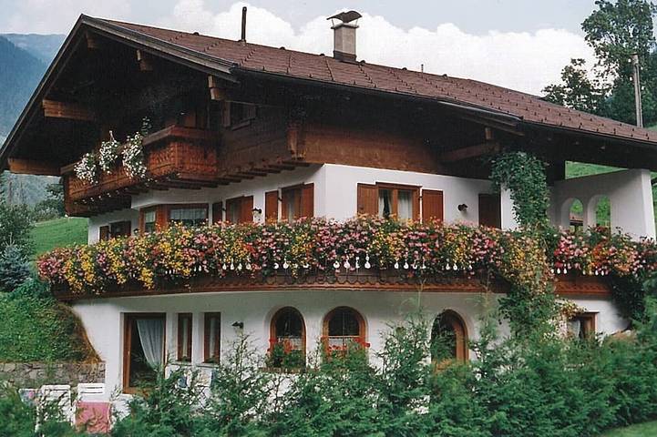 Ferienwohnung für 4 Personen, mit Terrasse und Whirlpool sowie Garten - 1