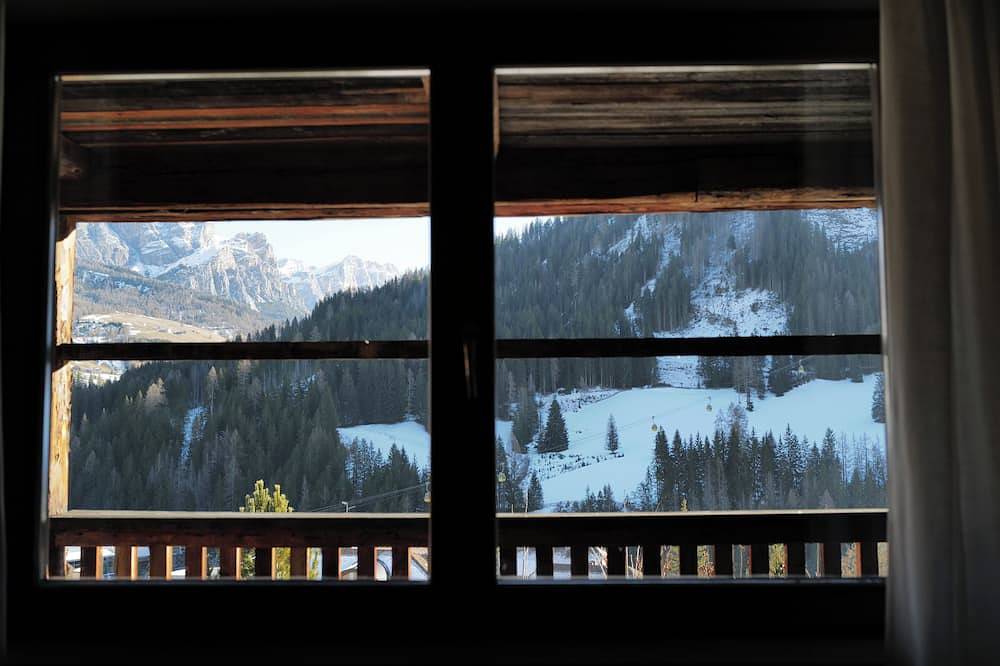 Luxury Chalet at the Foot of the Dolomites by the Castle in La Villa, Abtei