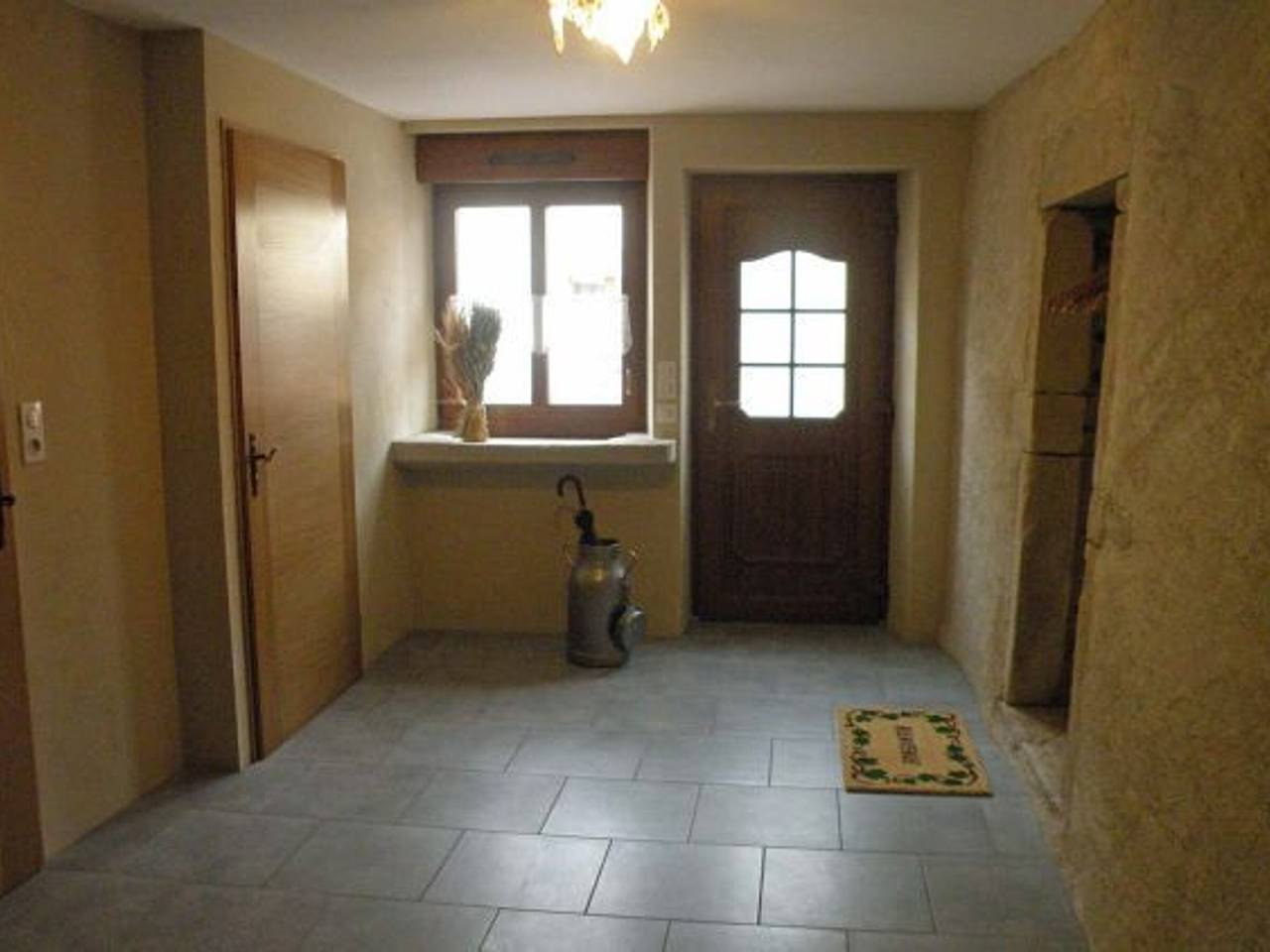 Gîte spacieux avec terrasse, confort moderne dans un cadre verdoyant et propice aux balades. in Harsault, La Vôge-les-Bains