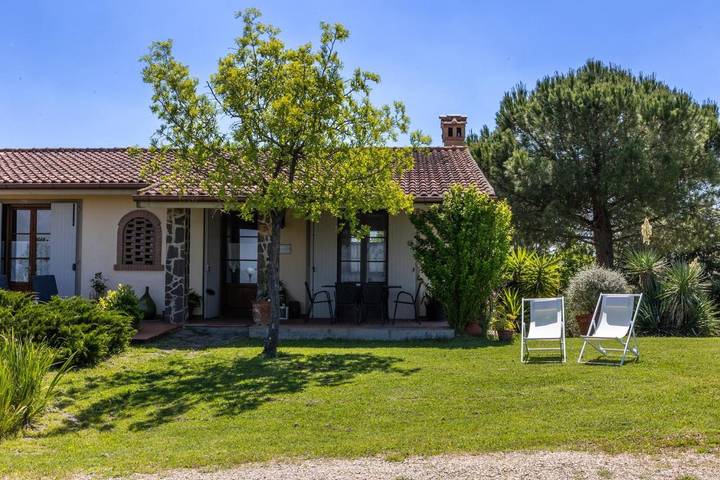 Location de vacances pour 2 personnes, avec Terrasse et Jardin ainsi que Piscine et Vue à Empoli - 3