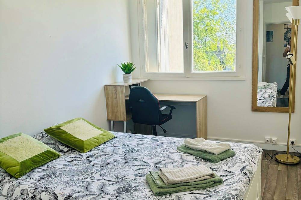 Entire apartment, Apartment Mérignac center near Tram parking in Mérignac, Bordeaux region
