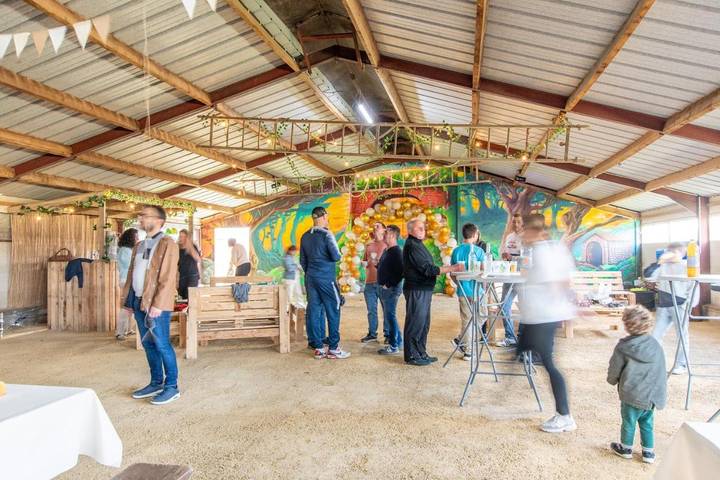 Location de vacances pour 21 personnes, avec jardin et vue à Nueil-les-Aubiers - 3