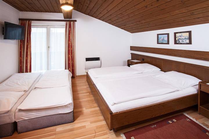 Vierbettzimmer mit Dusche, Wc in Golling an der Salzach, Tennengau