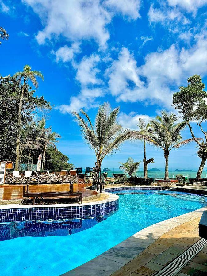 Casas e apartamentos de temporada para 4 pessoas, com vista e jardim e ainda piscina em Maresias