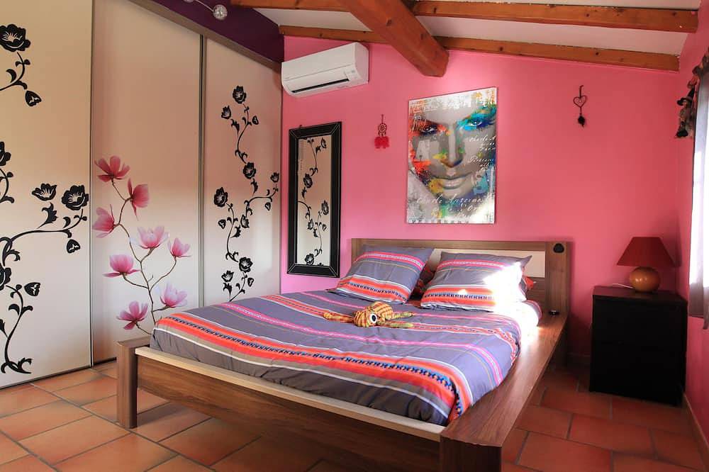 Villa provenzal con piscina, cerca del mar, entre Camargue y Cévennes. in Vergèze, Region de Nimes