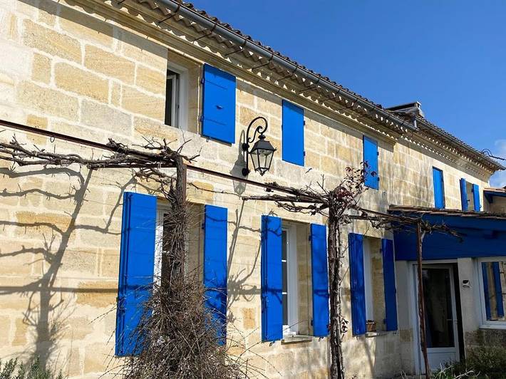 Location de vacances pour 6 personnes, avec jardin ainsi que piscine et vue à Lalande-de-Pomerol