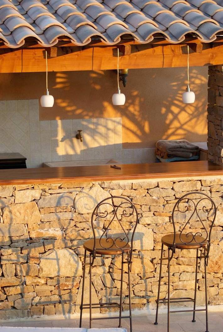 Chambre d’hôte pour 2 personnes, avec vue ainsi que jardin et piscine à Le Castellet - 3