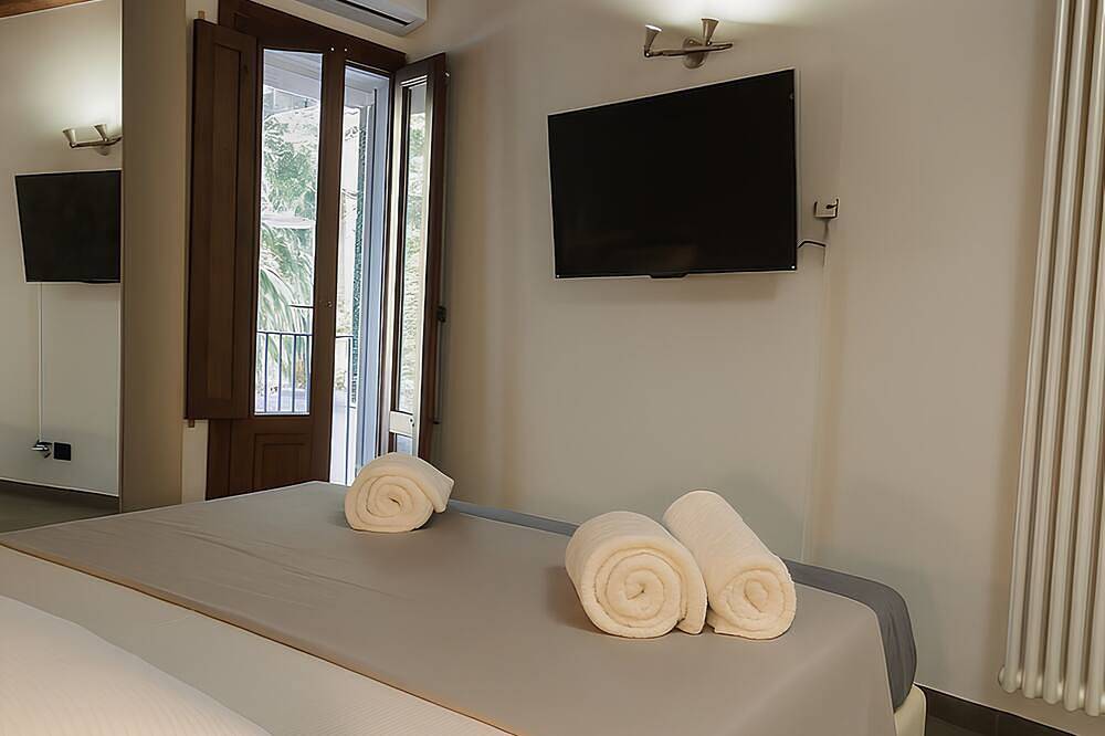 Entire apartment, Qanat House Deluxe Apartment with Private Terrace in Palermo, Palermo Province