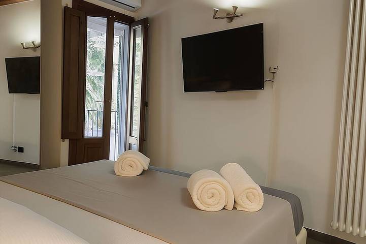 Entire apartment, Qanat House Deluxe Apartment with Private Terrace in Palermo, Palermo Province