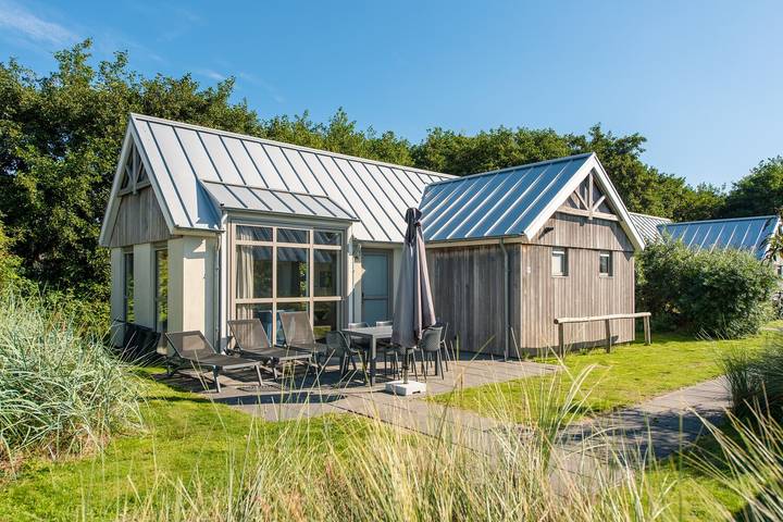 Appartement voor 6 personen, with Balkon/Terras and Terras as well as Tuin and Zwembad in Hollum