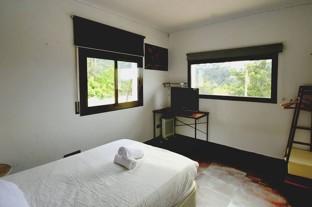 House with swimming pool next to Barcelon, pets are welcome! in San Cugat del Vallés, Interior de Barcelona