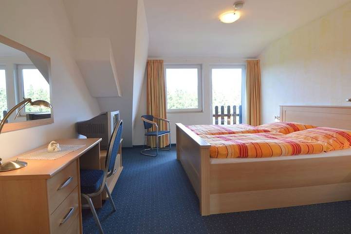 Ferienhaus für 31 Personen, mit Sauna und Balkon sowie Garten in Monschau - 3