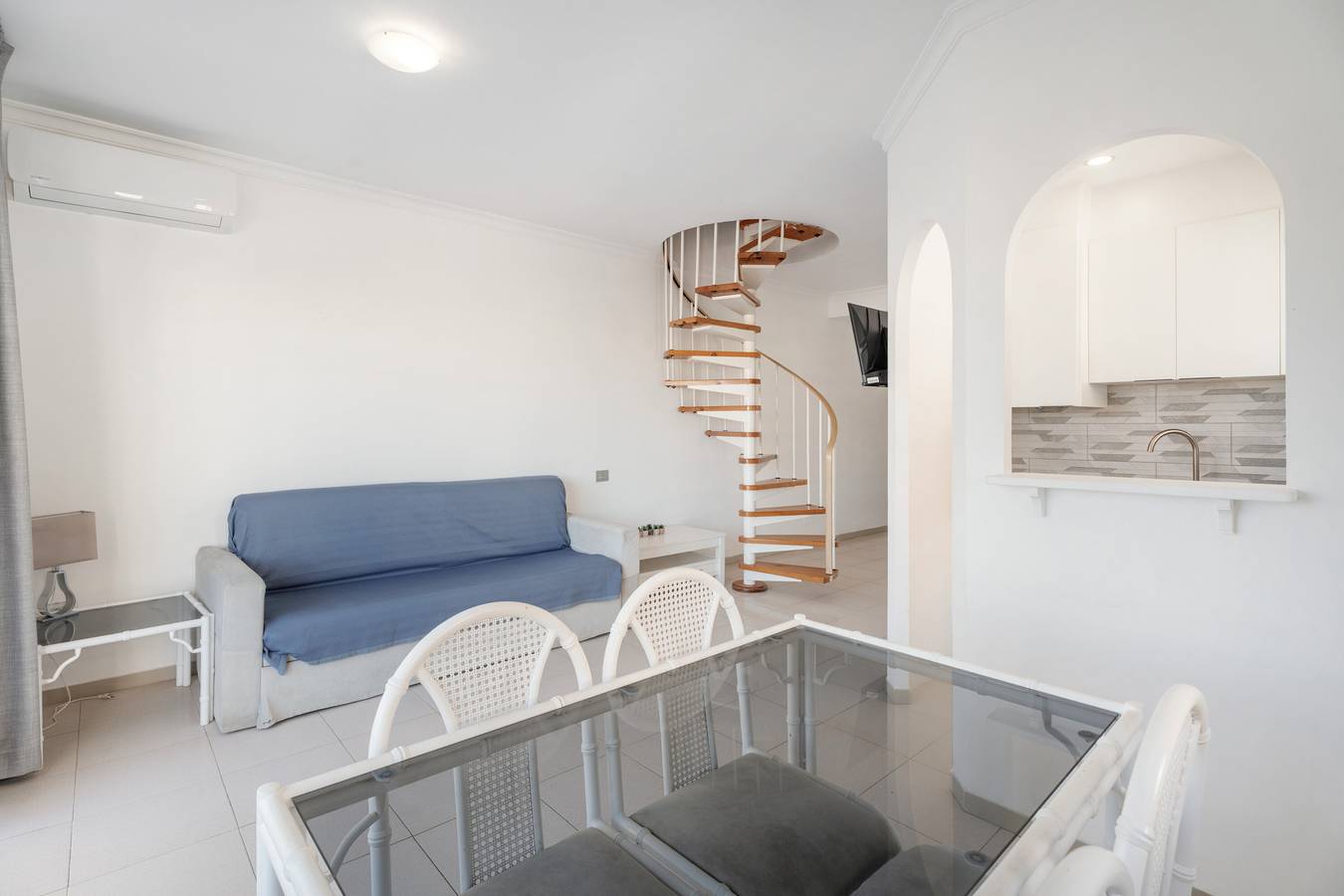 Ganze Wohnung, Ferienwohnung 'Michelangelo Resort 212' mit Gemeinschaftspool, Gemeinschaftsgarten und Klimaanlage in Las Adelfas, San Miguel de Abona