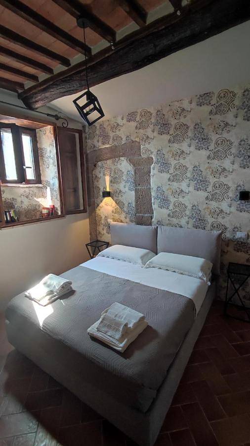 Double Room with Private Bathroom in Pitigliano, Province de Grosseto