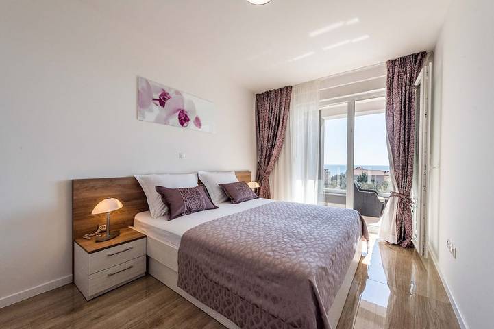 Luxury Villa for 18 with Private Heated Pool near the Beach in Novalja, Pag Island