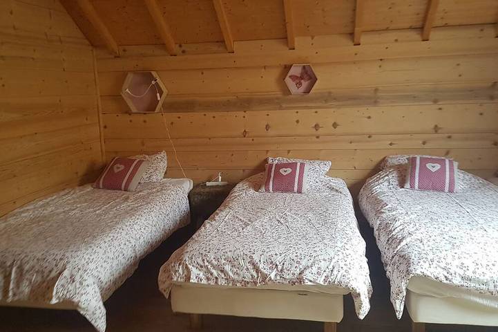 Gîte pour 9 personnes, avec jardin et balcon dans Saint-Jean-Montclar - 2