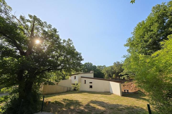 Gîte pour 4 personnes, avec terrasse à Saint-Étienne-Vallée-Française