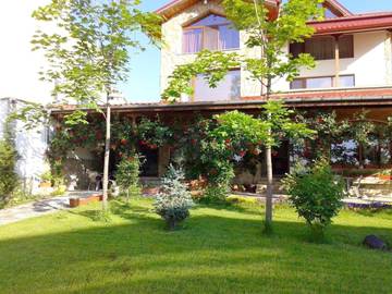 Gîte pour 2 personnes, avec terrasse et jardin dans Stara Zagora
