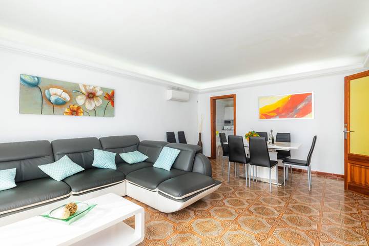 Schönes Ferienhaus "Can Rosito" mit Meerblick, Wlan, Balkon & Terrasse in S'Illot Cala Morlanda, Manacor