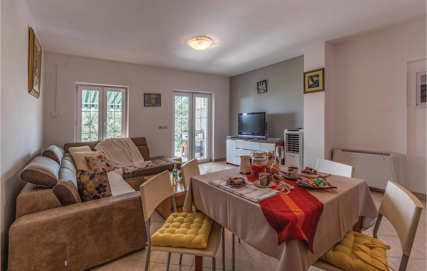 Ganze Ferienwohnung, Ferienwohnung für 4 Personen mit Garten in Duga Uvala, Südküste Istrien